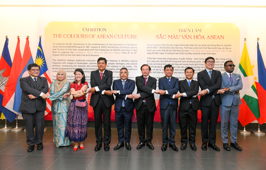 Trien Lam Sac Mau Van Asean 09