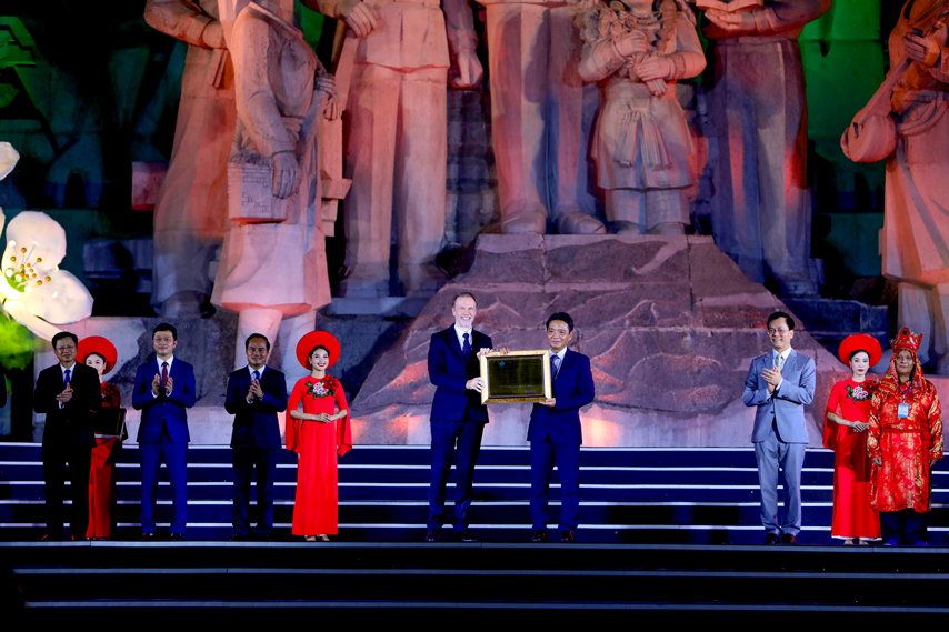 Don Bang Unesco Ghi Danh Then 05