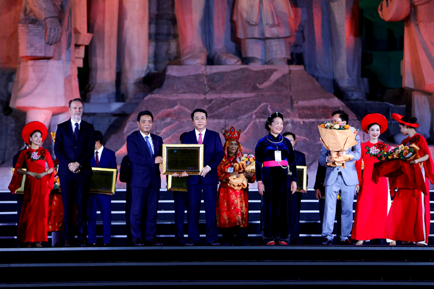 Don Bang Unesco Ghi Danh Then 10