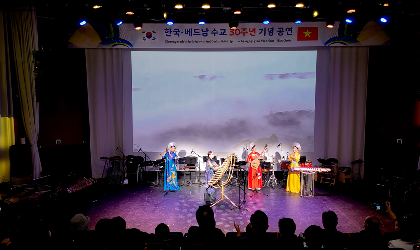 Chtr Nghe Thuat Viet Han 12