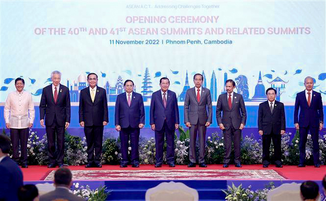 Asean40 41 01