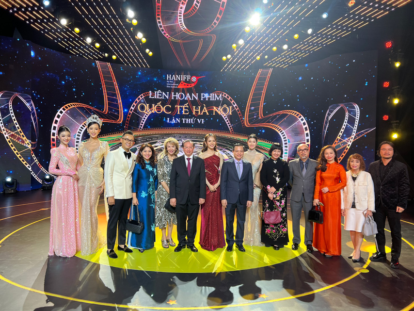 Be Mac Va Trao Giai Lien Hoan Phim Quoc Te Ha Noi Lan Thu Vi 18