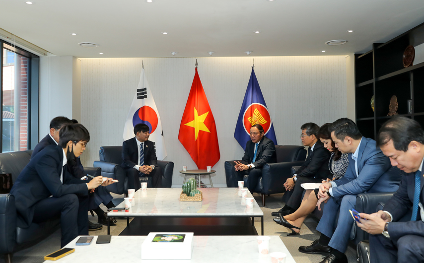 Bo Truong Nguyen Van Hung Tiep Va Lam Viec Voi Pho Chu Tich Dong Ho Ly Viet Nam Tai Han Quoc 01