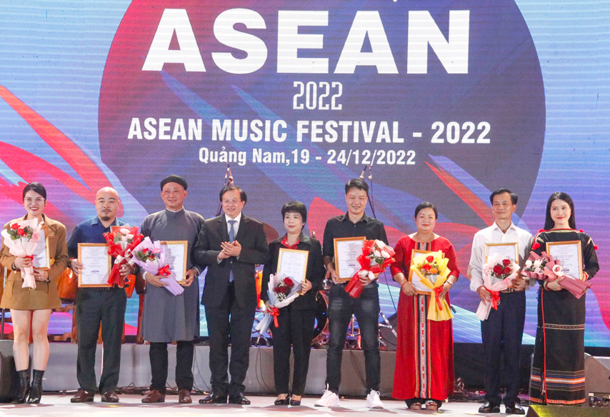 Be Mac Lien Hoan Am Nhac Asean 2022 Doan Ket Sang Tao Cung Nhau Lan Toa Ban Sac Asean 03