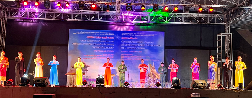 Chao Don Nam Moi 2023 Cung Ba Con Kieu Bao Tai Luong Pha Bang Lao 06