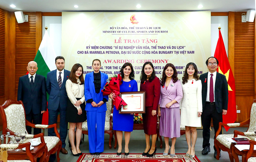 Dai Su Bungary Tai Viet Nam Nhan Ky Niem Chuong Vi Su Nghiep Van Hoa The Thao Va Du Lich 01