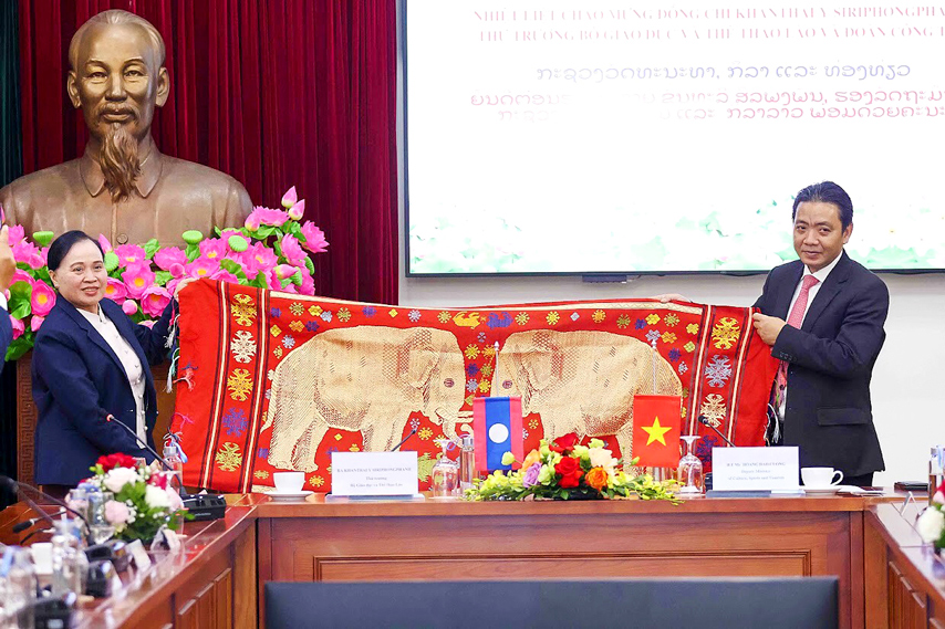 Nang Cao Hieu Qua Va Tang Cuong Hop Tac The Thao Giua Viet Nam Va Lao 02