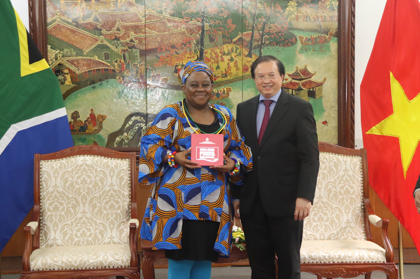 Viet Nam Nam Phi Nhieu Hoat Dong Van Hoa Ky Niem 30 Nam Thiet Lap Quan He Ngoai Giao 02