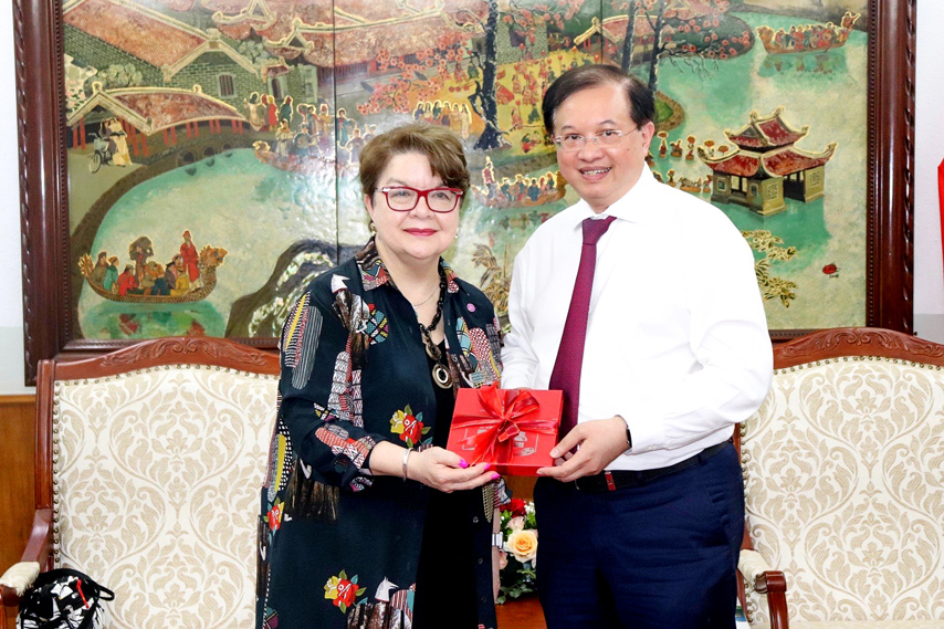 Bovhttdl Thuc Day Hop Tac Dao Tao Tai Nang Nghe Thuat Voi Hoc Vien Bieu Dien Nghe Thuat Hong Kong 03