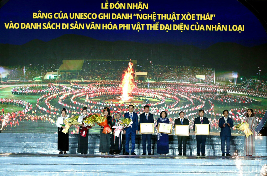 Ghi Danh Xoe Thai 04