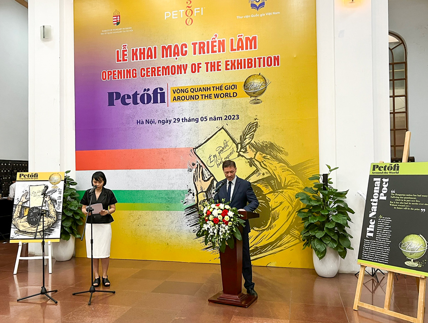 Petofi Vong Quanh Tg Dau An Cua Mot Nha Tho Nha Van Hungary Vi Dai 02