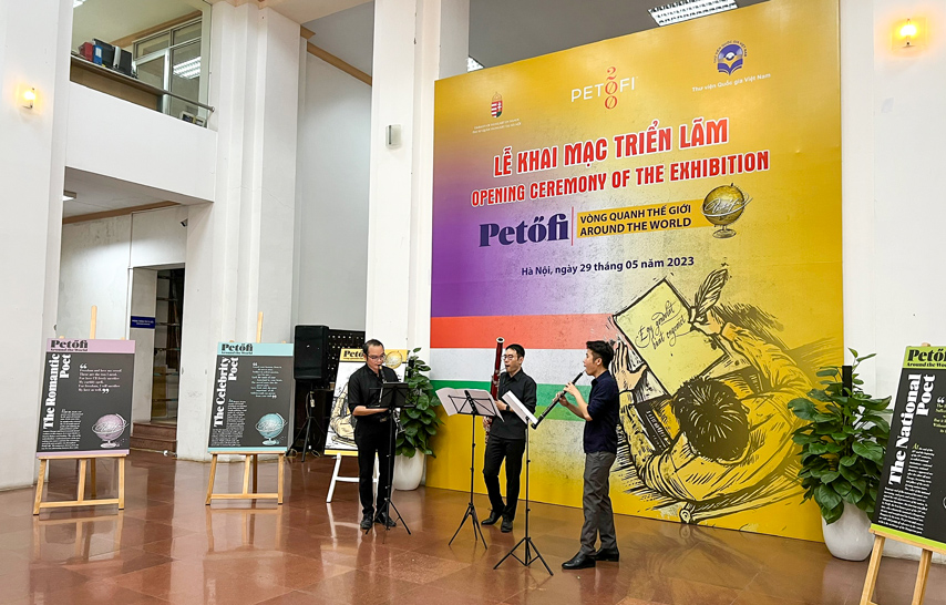 Petofi Vong Quanh Tg Dau An Cua Mot Nha Tho Nha Van Hungary Vi Dai 05