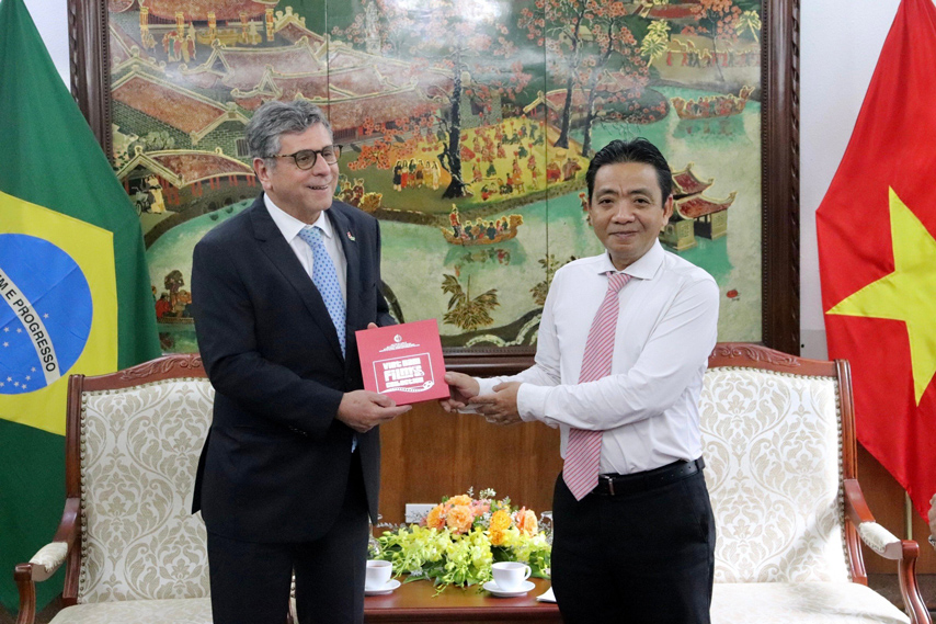 Tang Cuong Hop Tac Van Hoa The Thao Giua Vn Va Brazil 03