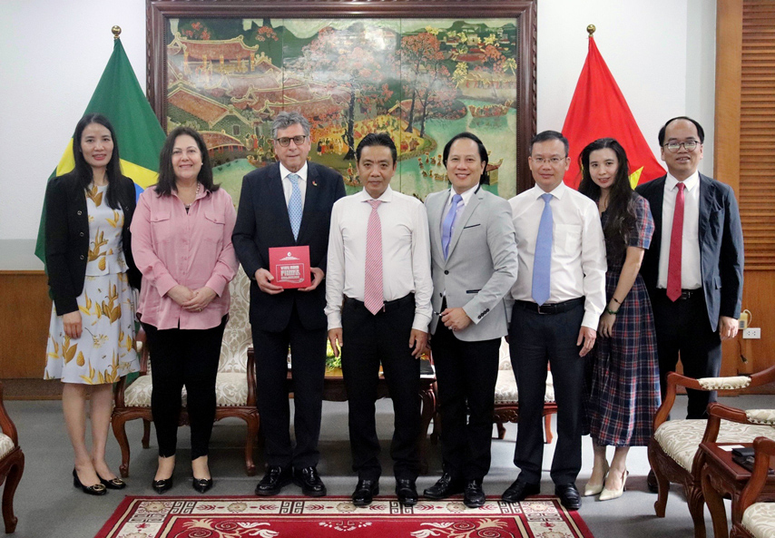 Tang Cuong Hop Tac Van Hoa The Thao Giua Vn Va Brazil 04