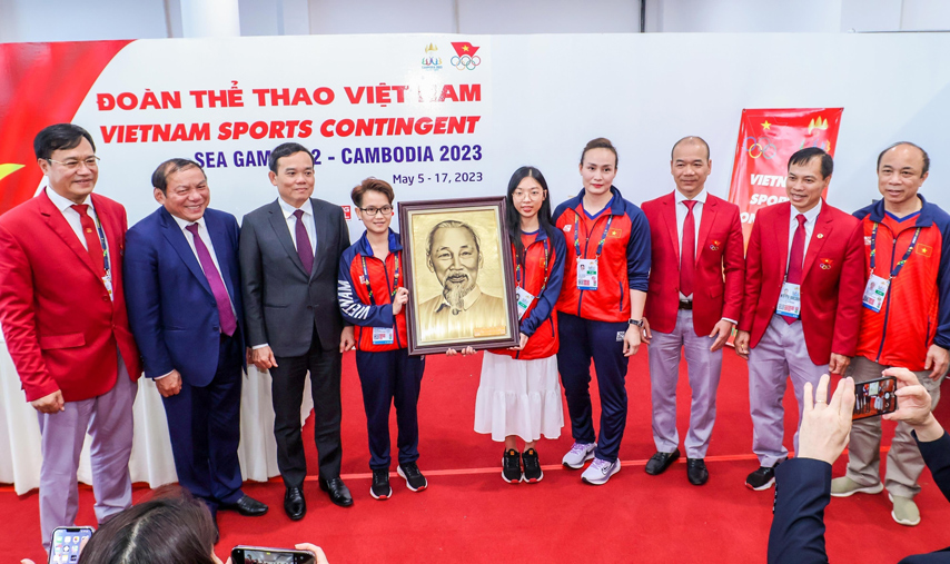 Cuoc Gap Mat Than Tinh Voi Doan Tt Vn Truoc Ngay Khai Mac Seagames32 08