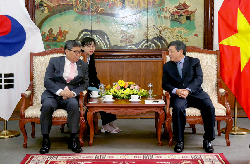 Lam Sau Sac Hon Nua Moi Quan He Hop Tac Trong Linh Vuc Vhttdl Giua Viet Nam Han Quoc 02