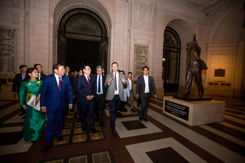 Nhung Sac Mau Viet Nam Tai Xu So Tango 01