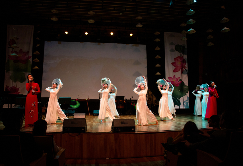 Nhung Sac Mau Viet Nam Tai Xu So Tango 04