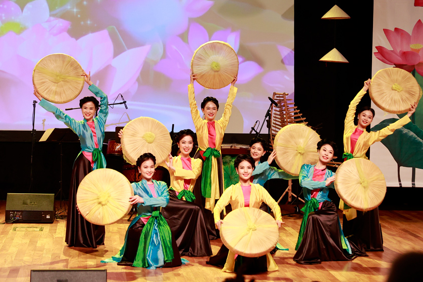 Nhung Sac Mau Viet Nam Tai Xu So Tango 09