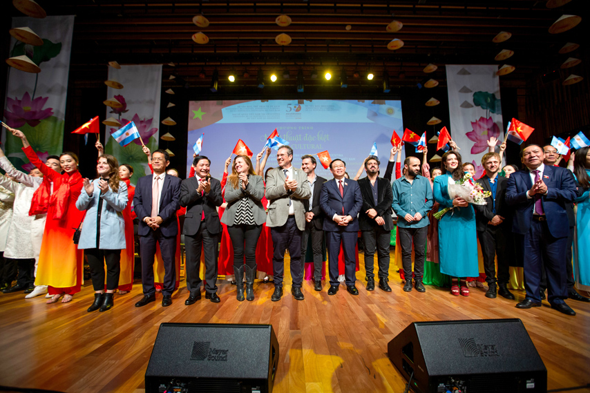 Nhung Sac Mau Viet Nam Tai Xu So Tango 10