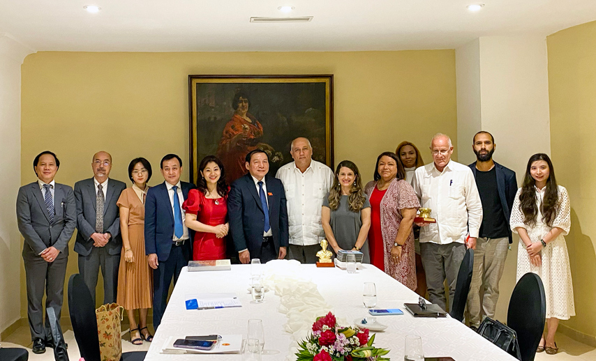 Phat Trien Hop Tac Van Hoa Song Phuong Tuong Xung Quan He Huu Nghi Dac Biet Viet Nam Cuba 01