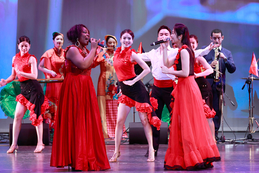 Sac Mau Van Hoa Viet Nam Tai Thu Do La Habana Cuba 07