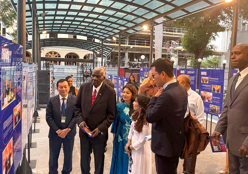 Sac Mau Van Hoa Viet Nam Tai Thu Do La Habana Cuba 11