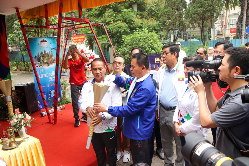 Viet Nam Va Campuchia To Chuc Le Ruoc Duoc Sea Games 32 04