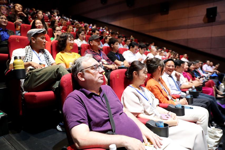 Dien Dan Du Lich Va Dien Anh Vn Tai Nha Trang 02