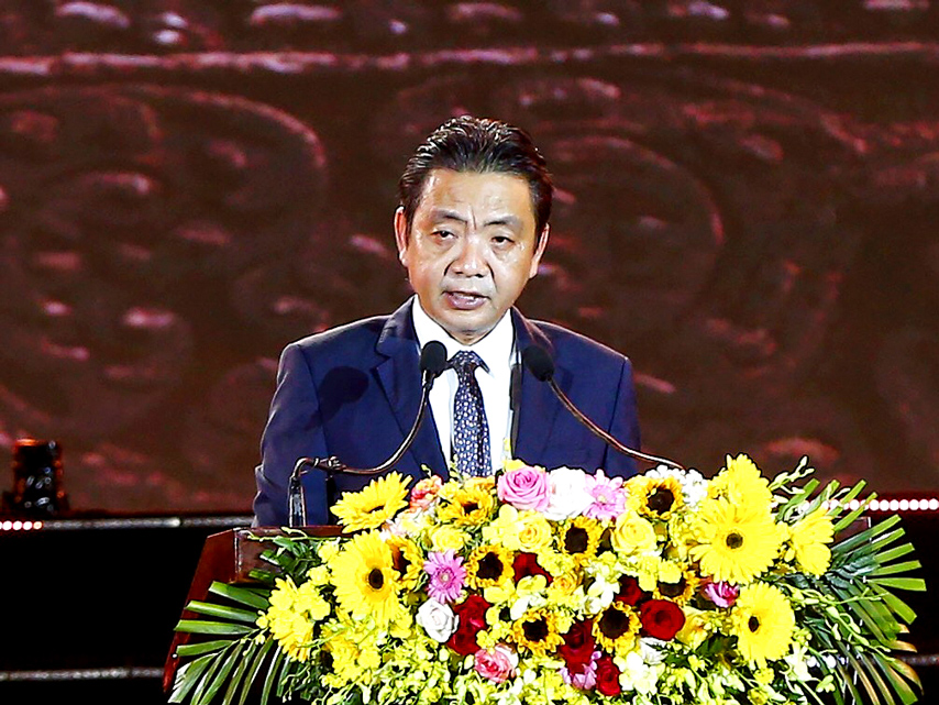 Le Don Bang Unesco Ghi Danh Nghe Thuat Lam Gom Cua Nguoi Cham 01