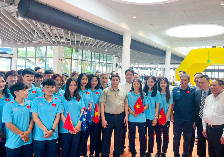 Thu Tuong Pmc Va Thu Tuong Uc Gap Giao Luu Voi 2 Doi Tuyen Bong Da Nu 08