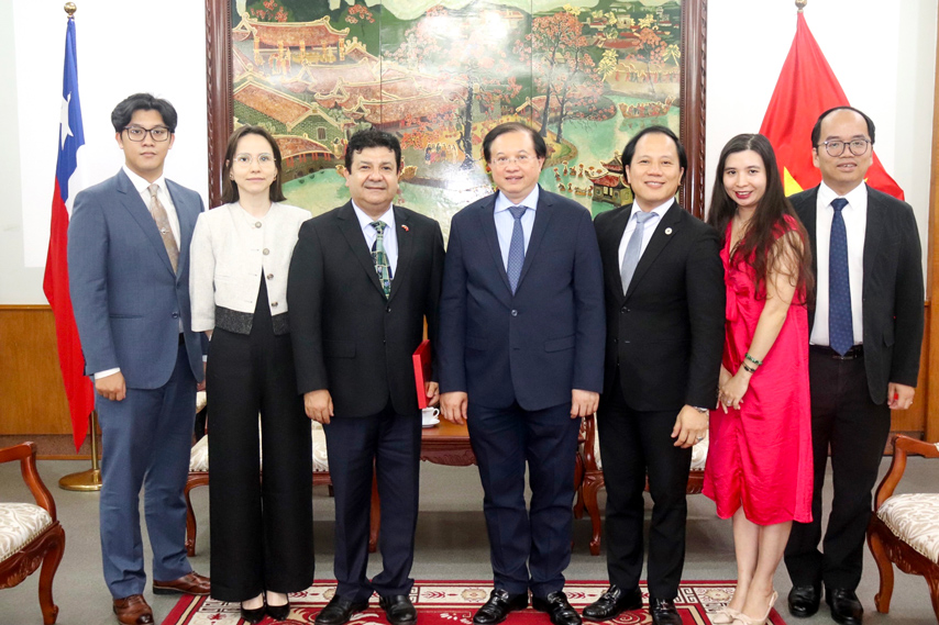 Vn Chile Day Manh Hop Tac Van Hoa 01