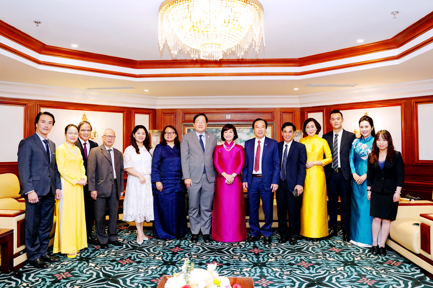 Hanh Trinh Vh Tm Vn Malay 04