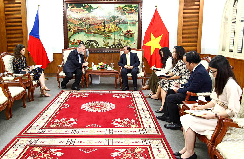 Vh Cau Noi Quan Trong Thuc Day Hop Tac Giua Vn Sec 01