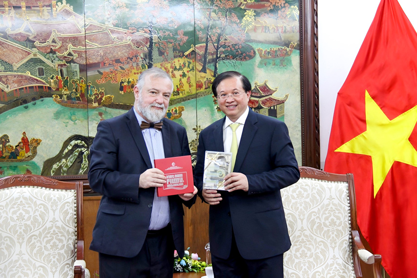 Vh Cau Noi Quan Trong Thuc Day Hop Tac Giua Vn Sec 02