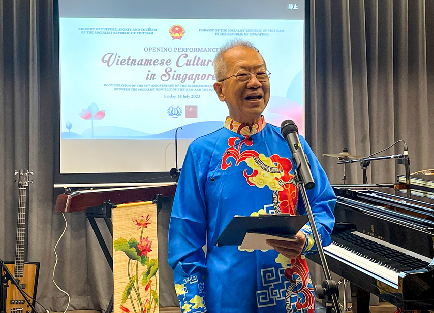 Cam Xuc Lang Dong Trong Chuong Trinh Bieu Dien Khai Mac Nhung Ngay Van Hoa Viet Nam Tai Singapore 02