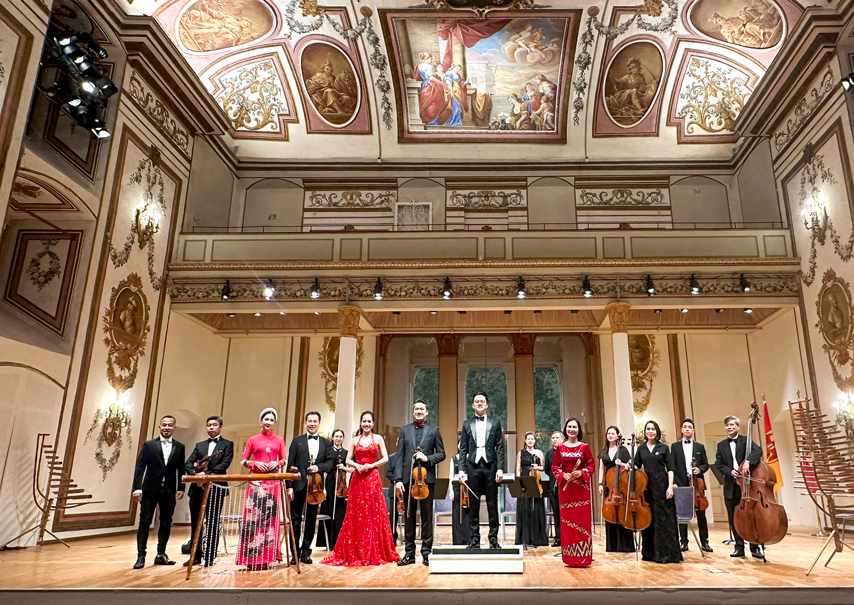 Chu Tich Nuoc Vo Van Thuong Am Nhac Gan Bo Nguoi Dan Viet Nam Va Ao 02