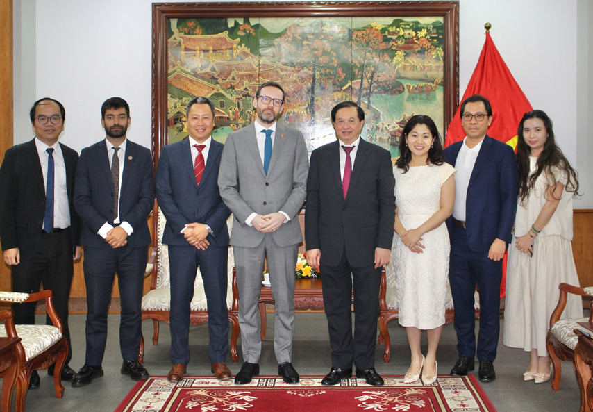 Trien Khai Cac Hoat Dong Van Hoa Ky Niem 50 Nam Thiet Lap Quan He Ngoai Giao Viet Nam Vuong Quoc Anh 04