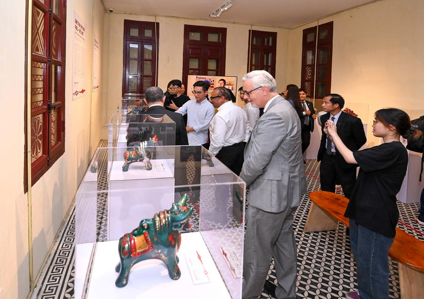 Bo Tot Pucara Bieu Tuong Giao Luu Vhnt Giua Vn Peru 07