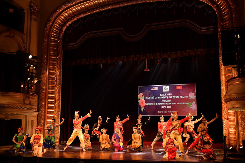 An Tuong Chuong Trinh Nghe Thuat Hoa Am Vang Ky Niem 50 Nam Quan He Ngoai Giao Viet Nam Malaysia 05