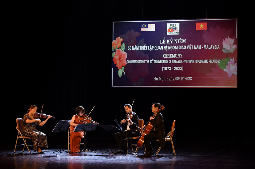 An Tuong Chuong Trinh Nghe Thuat Hoa Am Vang Ky Niem 50 Nam Quan He Ngoai Giao Viet Nam Malaysia 08