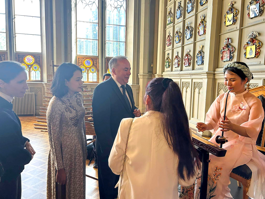 Cac Hoat Dong Van Hoa Dac Sac Ky Niem 50 Nam Thiet Lap Quan He Ngoai Giao Viet Nam Phan Lan 03