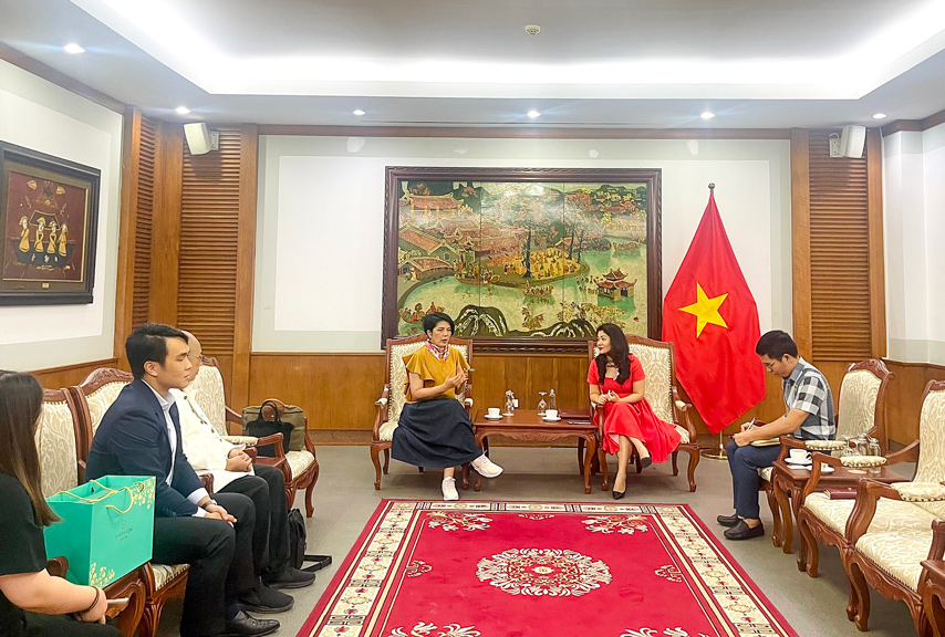 Tang Cuong Gioi Thieu Van Hoa Asean Den Cong Dong 01