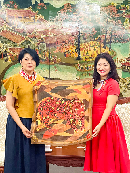 Tang Cuong Gioi Thieu Van Hoa Asean Den Cong Dong 02