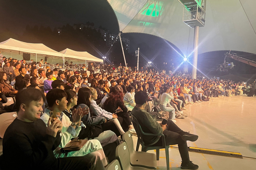 An Tuong Chtr Gioi Thieu Vn Dl Vn Trong Le Hoi Chung Ta La Mot 2023 Suwon 03