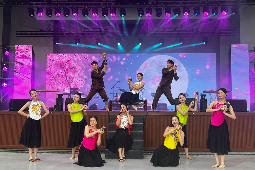 An Tuong Chtr Gioi Thieu Vn Dl Vn Trong Le Hoi Chung Ta La Mot 2023 Suwon 05