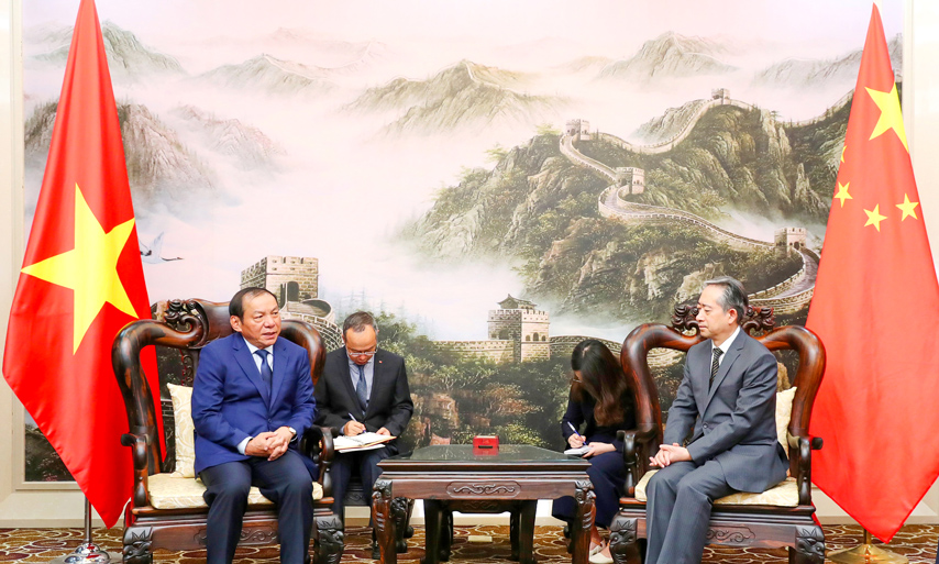 Bo Truong Bovhttdl Chia Buon Nguyen Tt Quoc Vu Vien Ly Khac Cuong 01