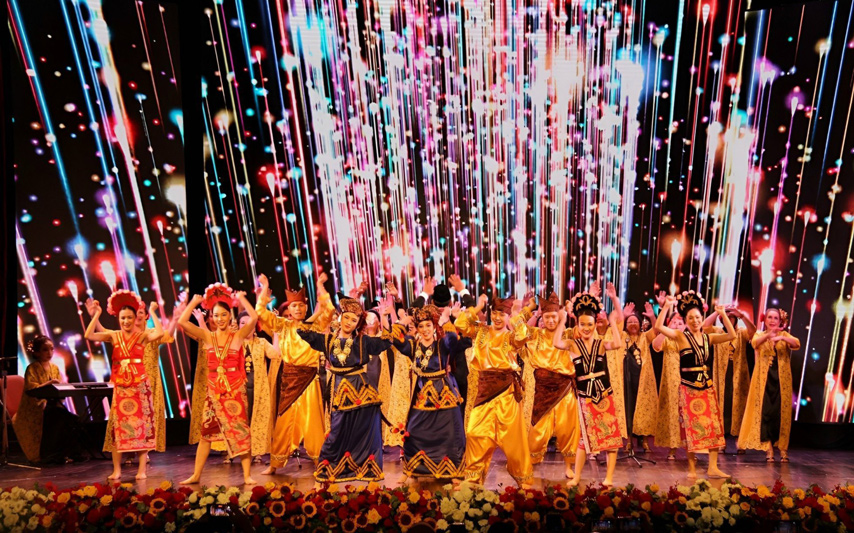 Chuong Tring Nghe Thuat Gan Ket Huu Nghi Vn Indonesia 05