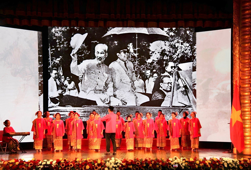 Chuong Tring Nghe Thuat Gan Ket Huu Nghi Vn Indonesia 06