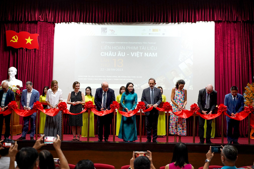 Khai Mac Lien Hoan Phim Tai Lieu Chau Au Vn 13 01